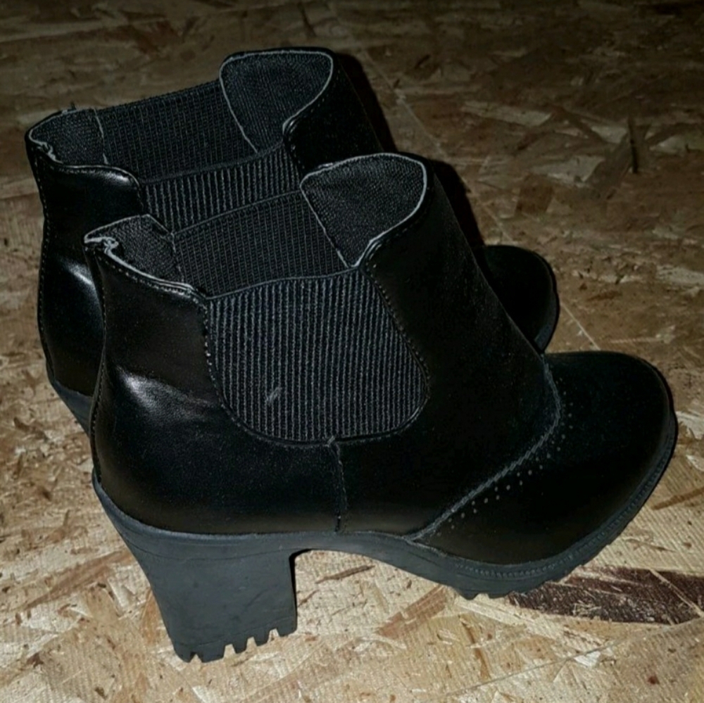 Black Ankle Boots Size 7.5